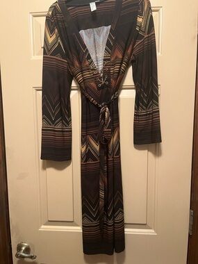 Emma & Michele Brown and Black Geometric Maxi Dress a little fade in gold lace.